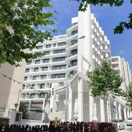 Sea View Apartment *